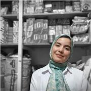 professeur à domicile dispense des cours de soutien scolaire et aide aux devoirs en chimie pour les élèves du primaire et du secondaire